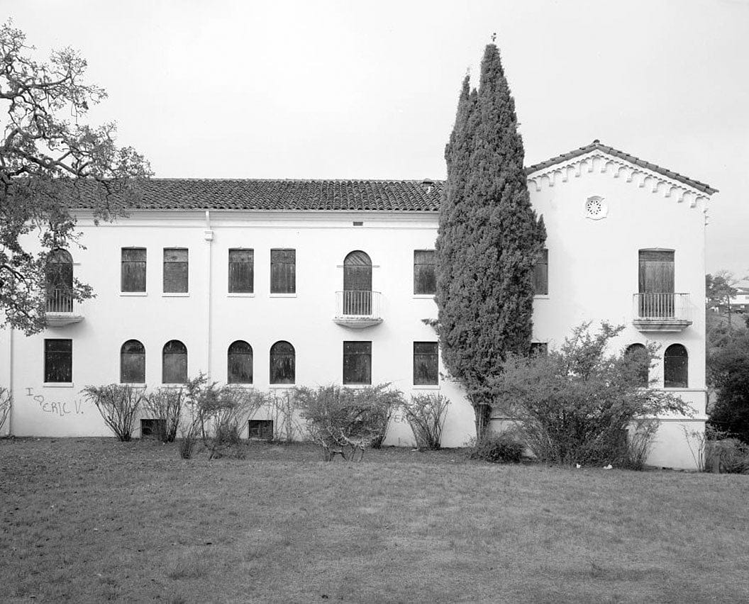 Historic Photo : Hamilton Field, Bachelor Officers' Quarters, 201 Sunset Drive, Novato, Marin County, CA 5 Photograph