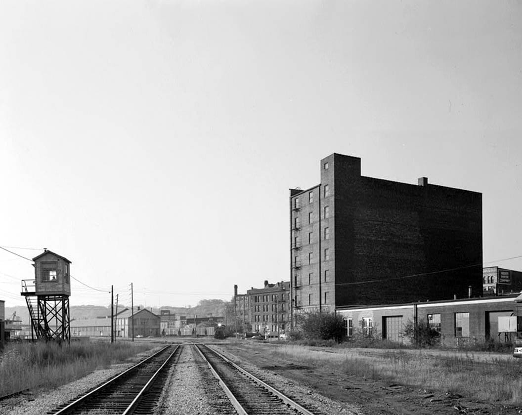 Historic Photo : Dubuque Commercial & Industrial Buildings, Dubuque, Dubuque County, IA 23 Photograph