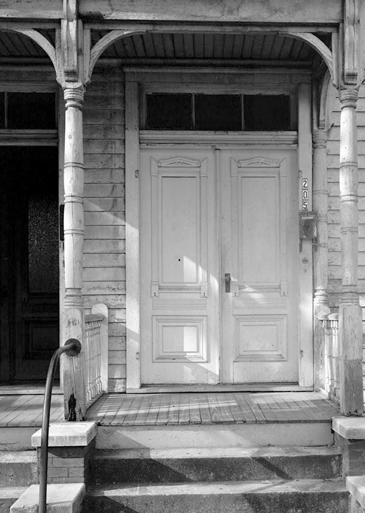 Historic Photo : Savannah Victorian Historic District, Bounded by Gwinnett, East Broad, West Broad Street & Anderson Lane, Savannah, Chatham County, GA 77 Photograph