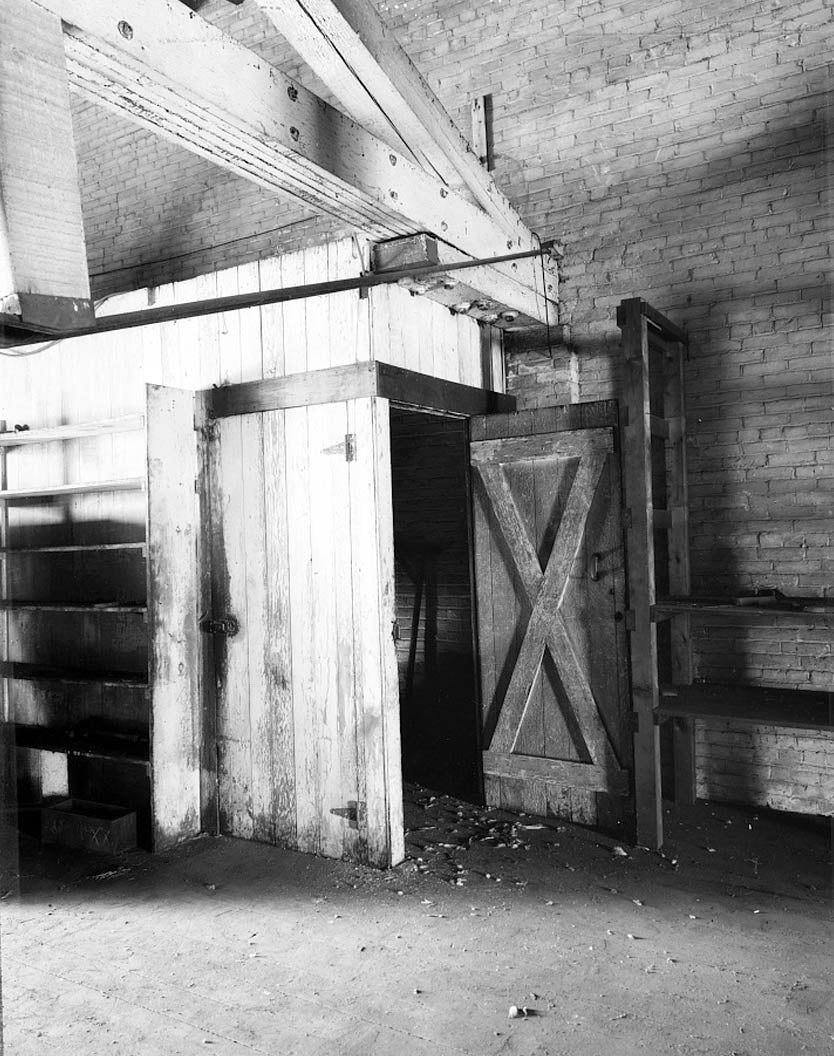 Historic Photo : W. J. Young Machine Shop, South Tenth Street & Second Avenue, Clinton, Clinton County, IA 14 Photograph
