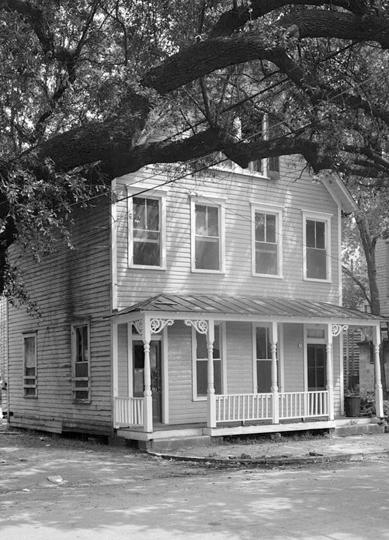 Historic Photo : Savannah Victorian Historic District, Bounded by Gwinnett, East Broad, West Broad Street & Anderson Lane, Savannah, Chatham County, GA 79 Photograph