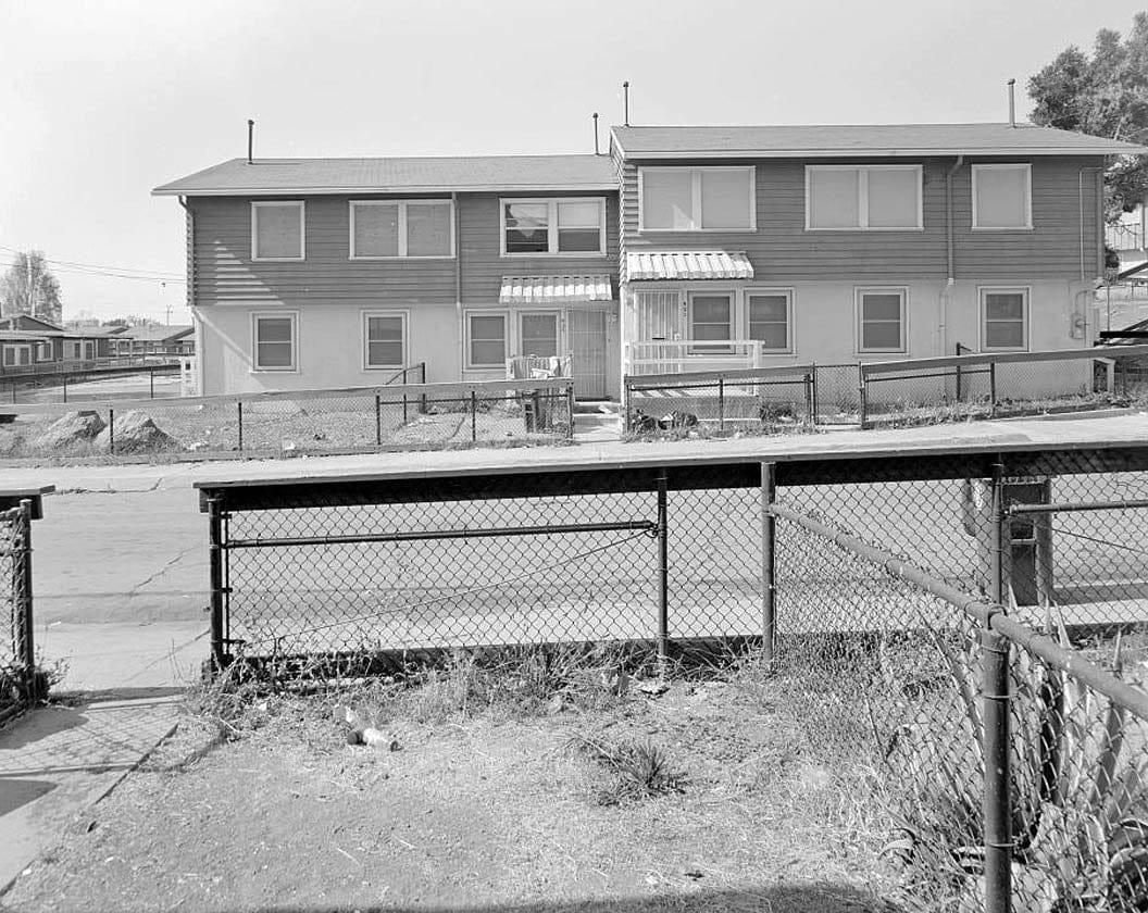 Historic Photo : Easter Hill Village, Building No. 20, West side of South Twenty-sixth Street, north of Hinkley Avenue, Richmond, Contra Costa County, CA 1 Photograph
