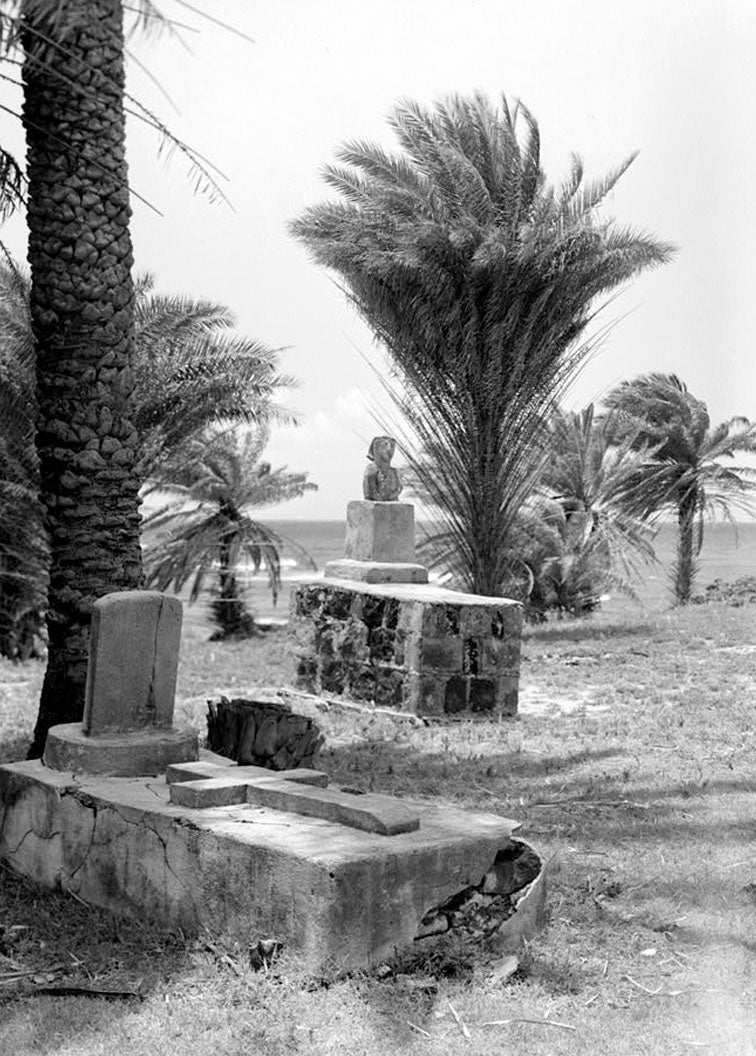 Historic Photo : Airport Road Cemetery, Moloka'i Island, Kalaupapa, Kalawao County, HI 4 Photograph