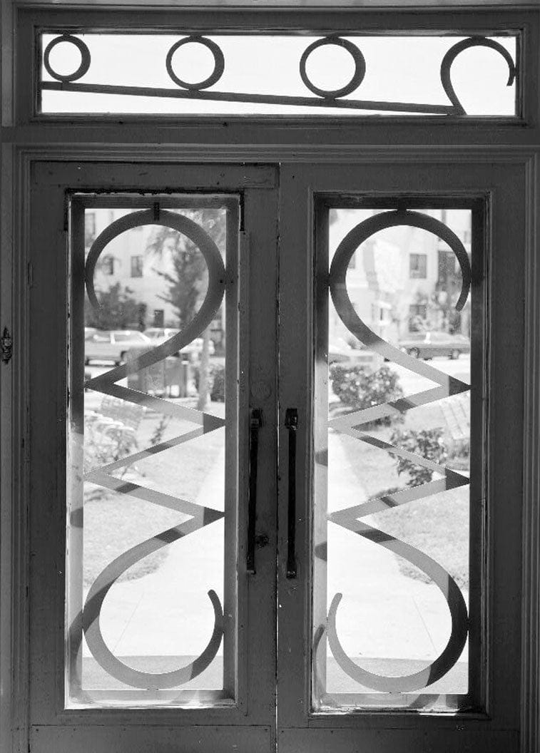 Historic Photo : Collins Park Hotel, 2000 Park Avenue, Miami, Miami-Dade County, FL 2 Photograph