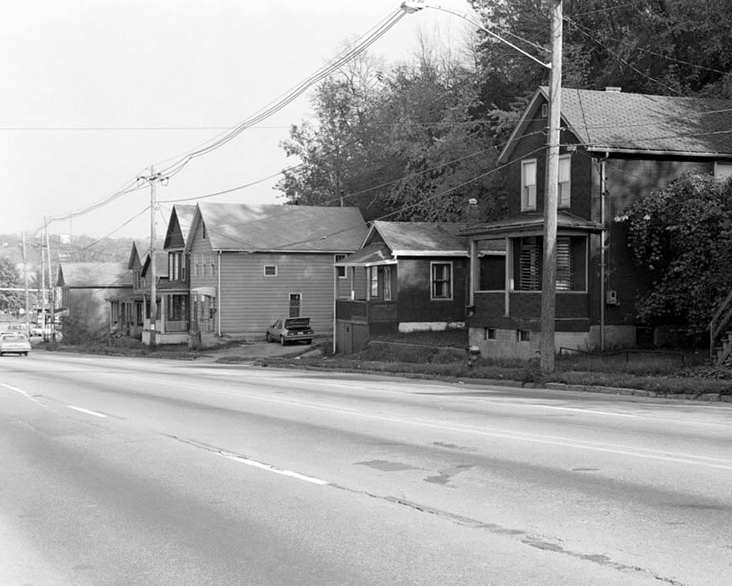 Historic Photo : Workingmen's Houses, Locust, South Locust & Dodge Streets & Southern Avenue, Dubuque, Dubuque County, IA 27 Photograph