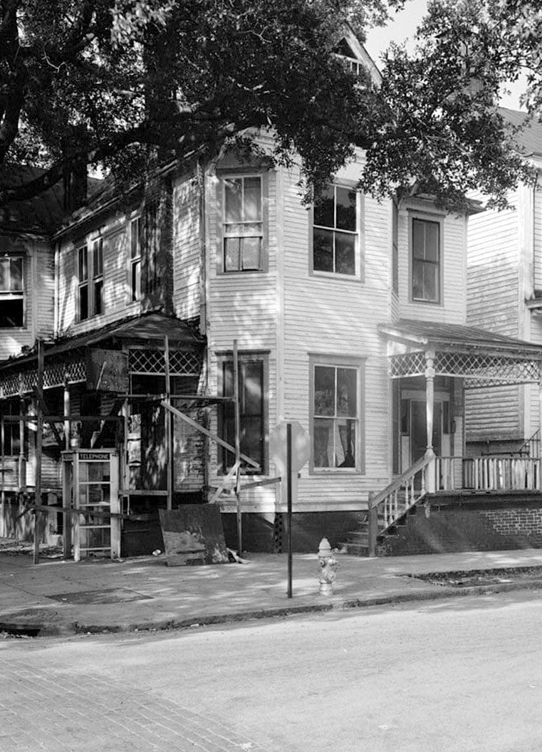 Historic Photo : Savannah Victorian Historic District, Bounded by Gwinnett, East Broad, West Broad Street & Anderson Lane, Savannah, Chatham County, GA 86 Photograph