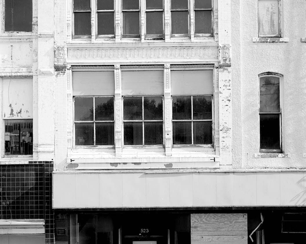 Historic Photo : East Locust Street Commercial District, Garton Bakery & Confectionery, 523 East Locust Street, Des Moines, Polk County, IA 1 Photograph