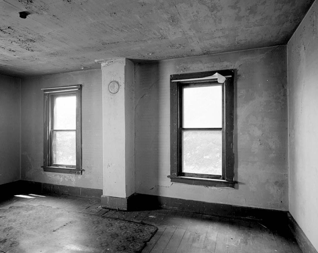 Historic Photo : Workingmen's Houses, Michael Mahony House, 235 South Locust Street, Dubuque, Dubuque County, IA 2 Photograph