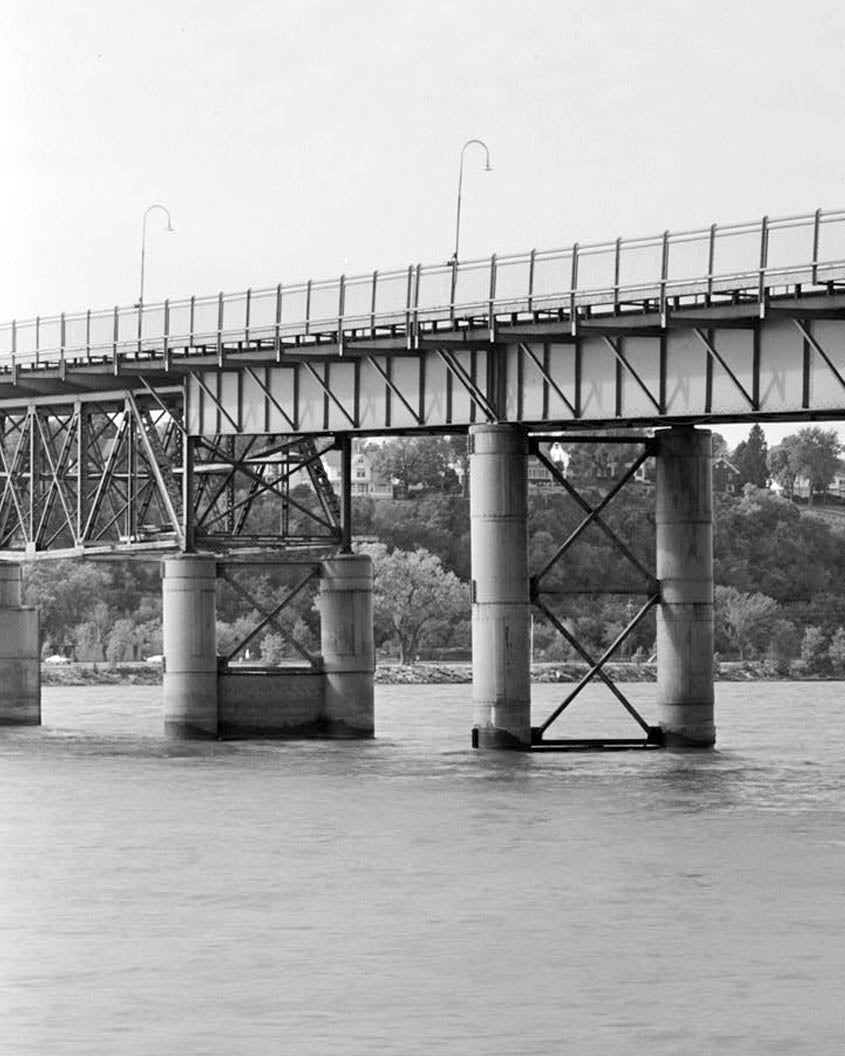 Historic Photo : MacArthur Bridge, Spanning Mississippi River on Highway 34 between IA & IL, Burlington, Des Moines County, IA 40 Photograph