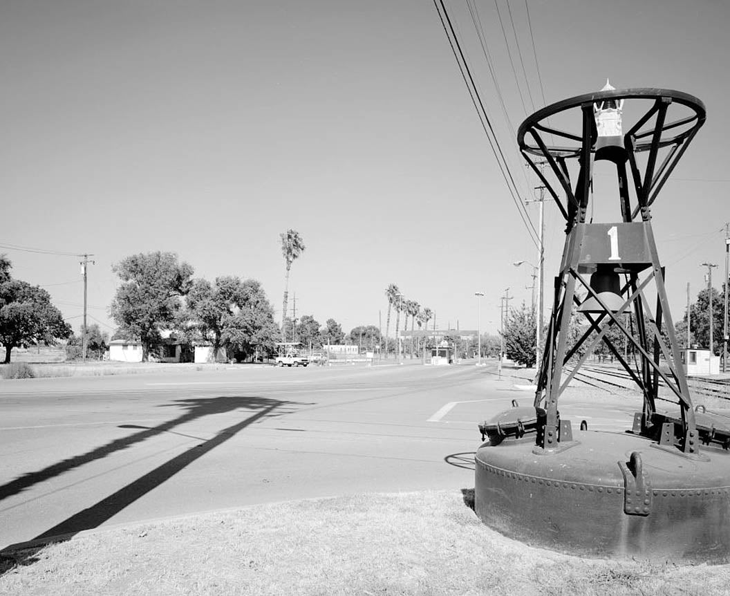Historic Photo : Naval Supply Annex Stockton, Fyffe Avenue, Fyffe Avenue, Stockton, San Joaquin County, CA 1 Photograph