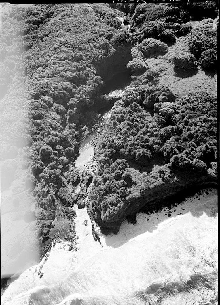 Historic Photo : Hana Belt Road, Between Haiku and Kaipahulu, Hana, Maui County, HI 69 Photograph