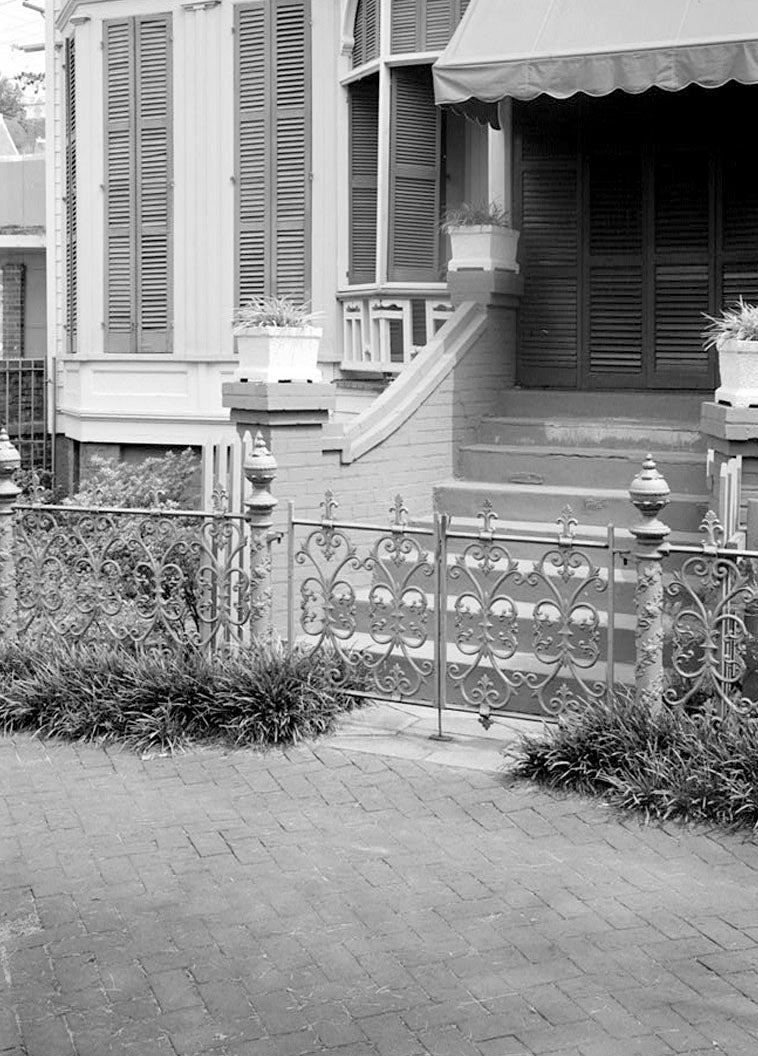 Historic Photo : Savannah Victorian Historic District, Bounded by Gwinnett, East Broad, West Broad Street & Anderson Lane, Savannah, Chatham County, GA 98 Photograph