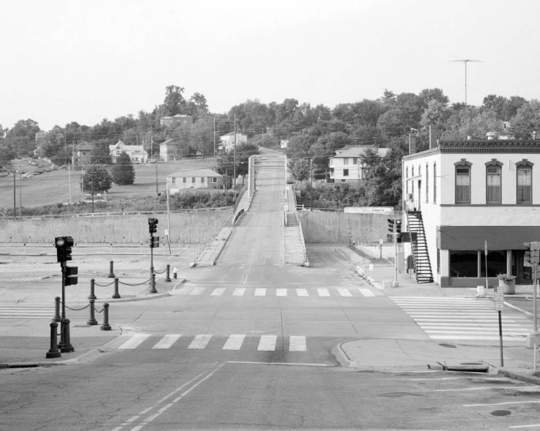 Historic Photo : Sixth Street Viaduct, Spanning Burlington Northern Railroad & Valley Street, Burlington, Des Moines County, IA 6 Photograph