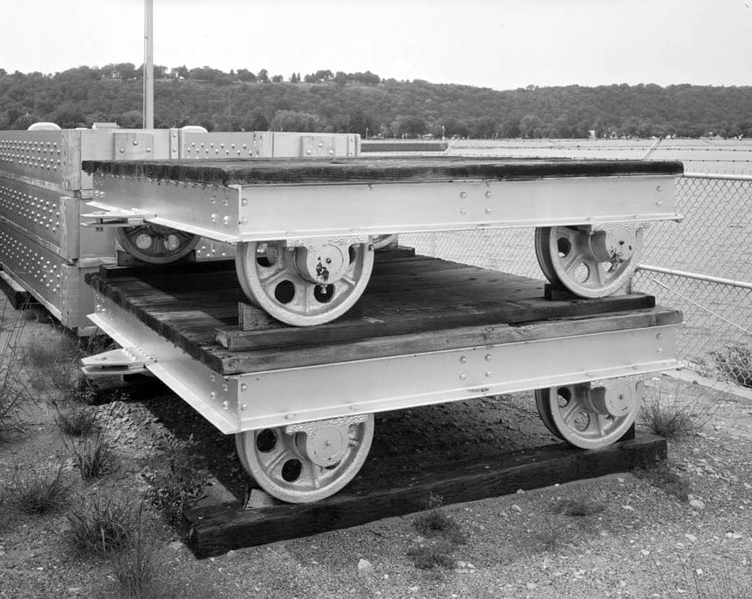 Historic Photo : Upper Mississippi River 9-Foot Channel, Lock & Dam No. 10, Guttenberg, Clayton County, IA 60 Photograph