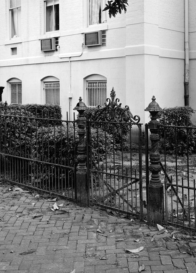 Historic Photo : Savannah Victorian Historic District, Bounded by Gwinnett, East Broad, West Broad Street & Anderson Lane, Savannah, Chatham County, GA 101 Photograph
