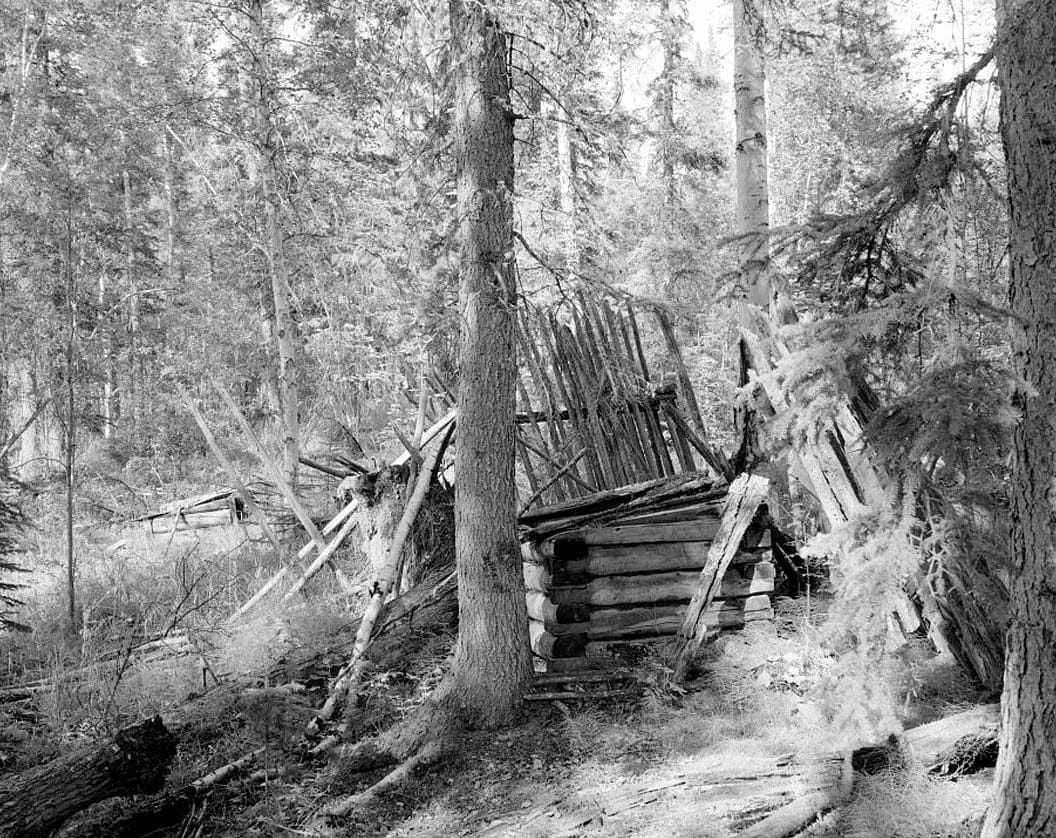 Historic Photo : James Taylor Dog Corrals, Opposite 4th of July Creek,Yukon River, Eagle, Southeast Fairbanks Census Area, AK 1 Photograph