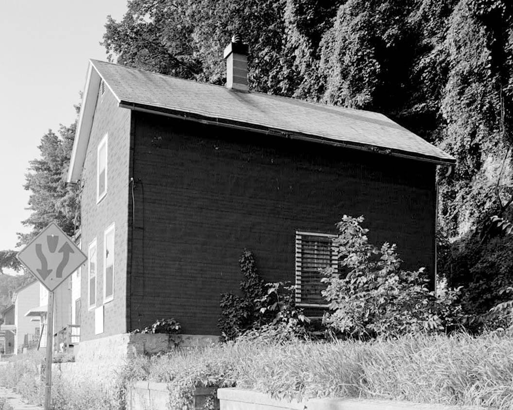 Historic Photo : Workingmen's Houses, Michael Flynn House, 321 South Locust Street, Dubuque, Dubuque County, IA 2 Photograph