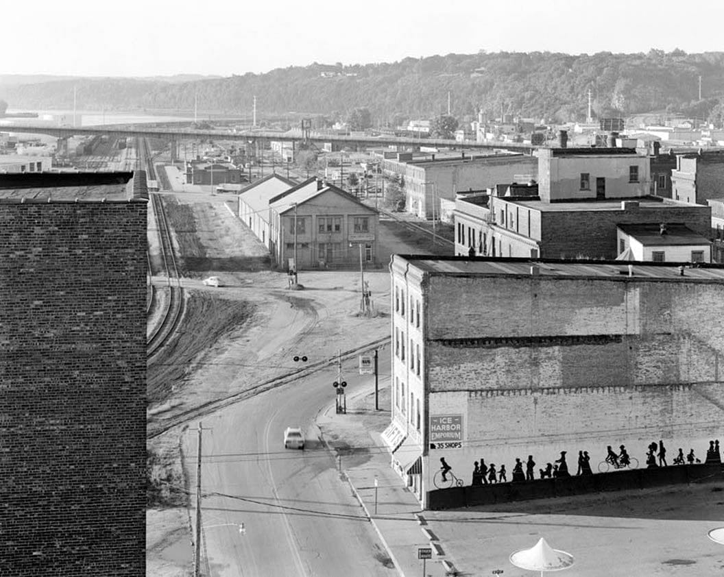 Historic Photo : Dubuque Commercial & Industrial Buildings, Dubuque, Dubuque County, IA 35 Photograph