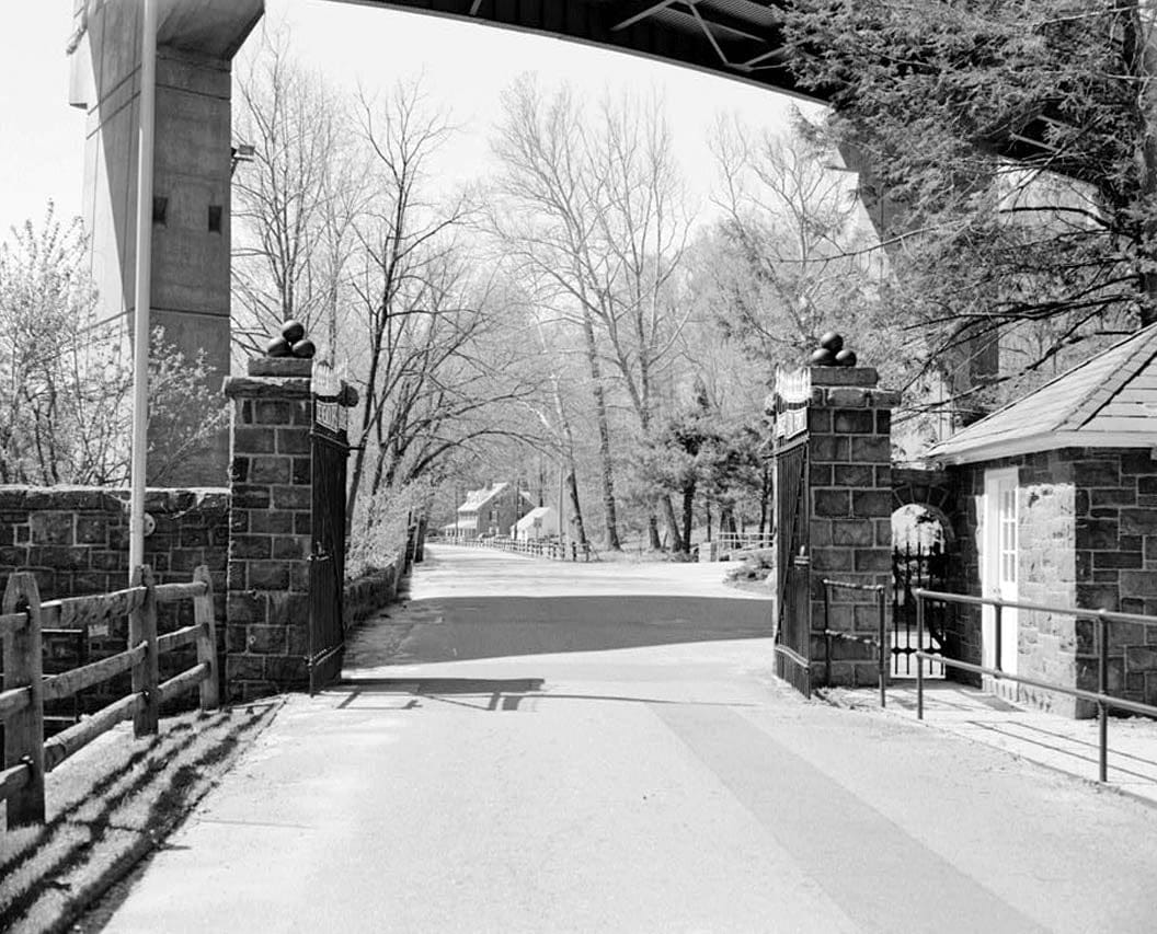 Historic Photo : Charles I. Du Pont House, 162 Main Street, Wilmington, New Castle County, DE 13 Photograph