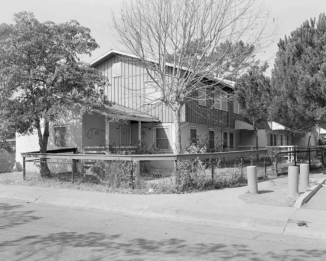 Historic Photo : Easter Hill Village, Building No. 8, North side of Hinkley Avenue, west of South Twenty-sixth Street, Richmond, Contra Costa County, CA 1 Photograph