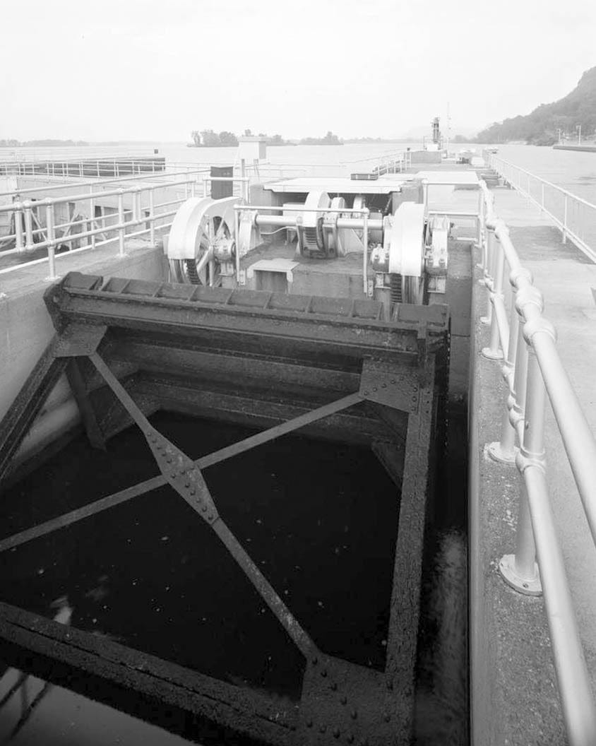 Historic Photo : Upper Mississippi River 9-Foot Channel, Lock & Dam No. 10, Guttenberg, Clayton County, IA 104 Photograph