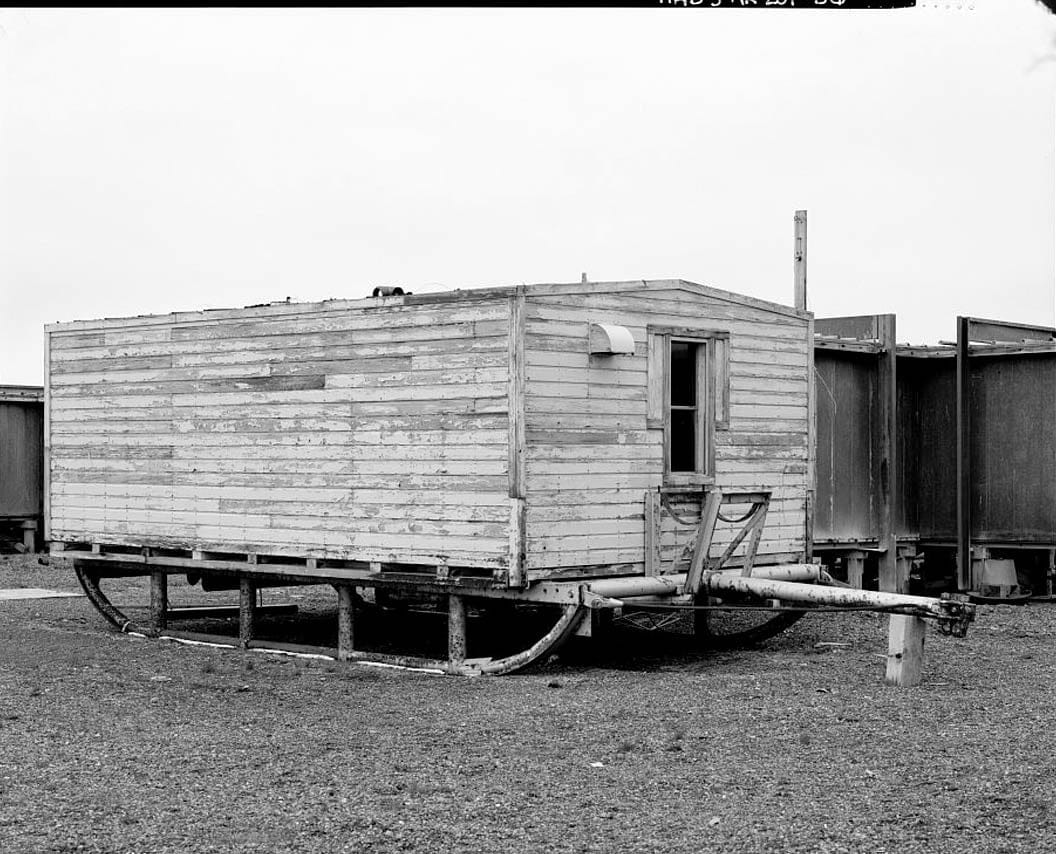 Historic Photo : POW-3 Distant Early Warning Line Station, Bullen Point, Prudhoe Bay, North Slope Borough, AK 49 Photograph