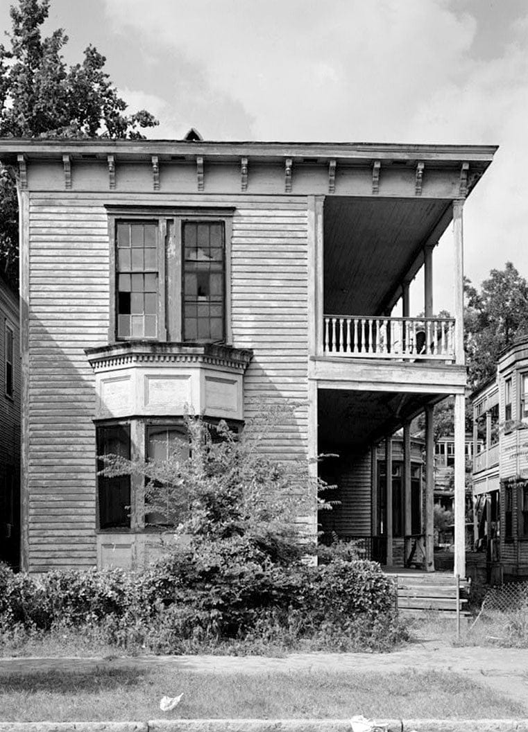 Historic Photo : Savannah Victorian Historic District, Bounded by Gwinnett, East Broad, West Broad Street & Anderson Lane, Savannah, Chatham County, GA 112 Photograph