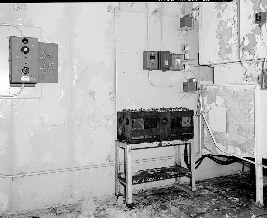 Historic Photo : POW-3 Distant Early Warning Line Station, Bullen Point, Prudhoe Bay, North Slope Borough, AK 66 Photograph