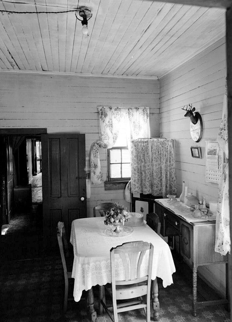 Historic Photo : Savannah Victorian Historic District, 107 West Duffy Street (House), Savannah, Chatham County, GA 6 Photograph