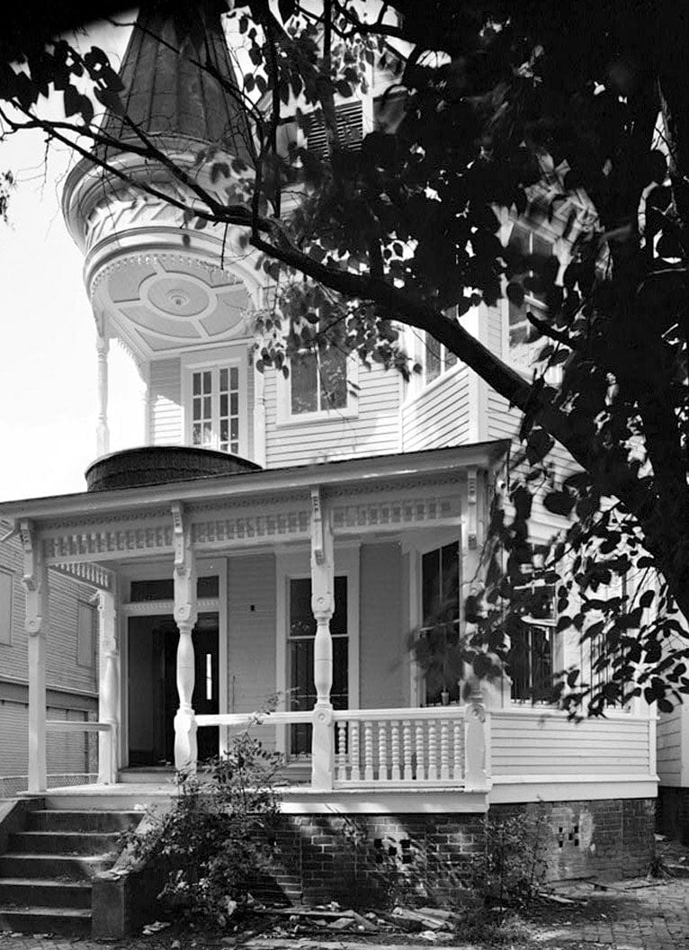 Historic Photo : Savannah Victorian Historic District, Bounded by Gwinnett, East Broad, West Broad Street & Anderson Lane, Savannah, Chatham County, GA 114 Photograph