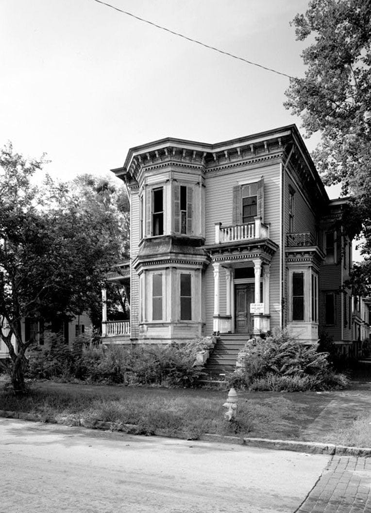 Historic Photo : Savannah Victorian Historic District, Bounded by Gwinnett, East Broad, West Broad Street & Anderson Lane, Savannah, Chatham County, GA 116 Photograph