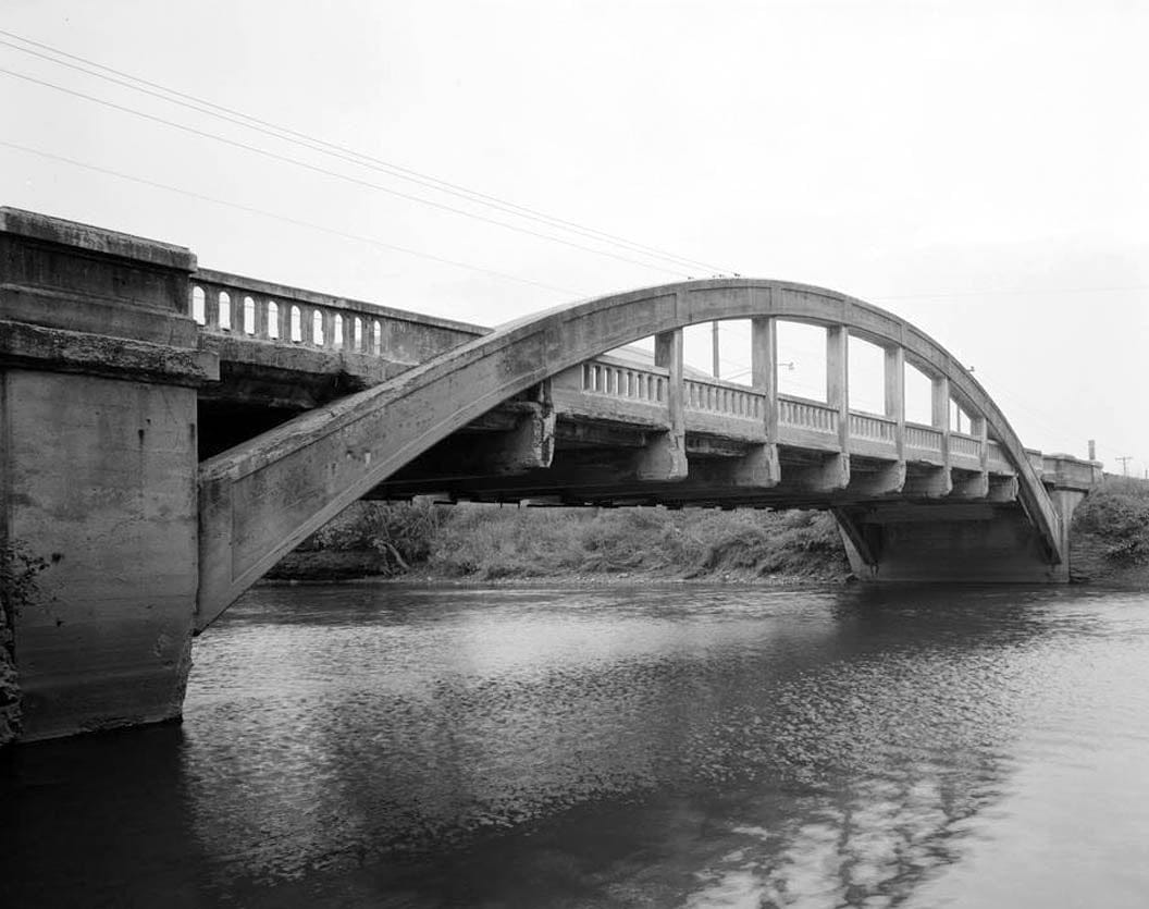 Historic Photo : Taylor Bridge, Spanning Winnebago River, U.S. Route 18, Mason City, Cerro Gordo County, IA 2 Photograph