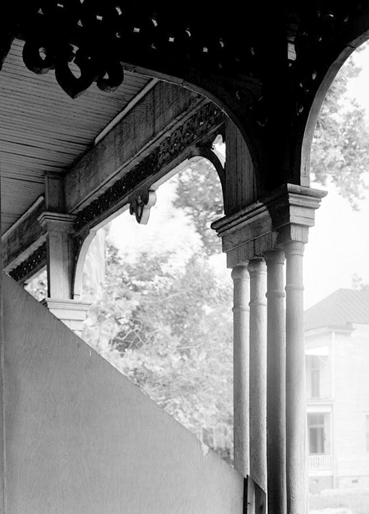 Historic Photo : Savannah Victorian Historic District, Bounded by Gwinnett, East Broad, West Broad Street & Anderson Lane, Savannah, Chatham County, GA 117 Photograph