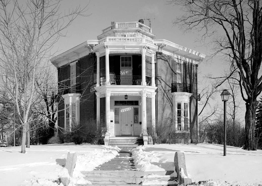 Historic Photo : Edward Langworthy House, 1095 West Third Street, Dubuque, Dubuque County, IA 4 Photograph