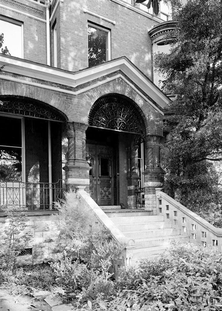 Historic Photo : Savannah Victorian Historic District, Bounded by Gwinnett, East Broad, West Broad Street & Anderson Lane, Savannah, Chatham County, GA 127 Photograph