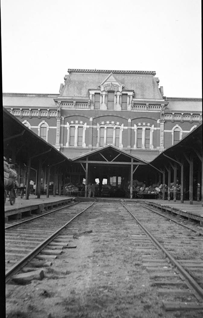 Historic Photo : Union Pacific Station (Transfer Depot & Hotel), Twenty-first Street, Council Bluffs, Pottawattamie County, IA 5 Photograph