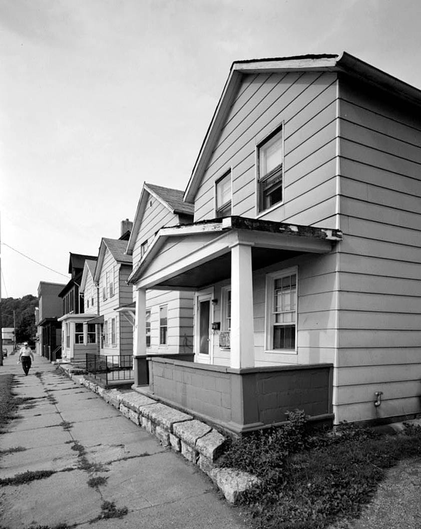 Historic Photo : Workingmen's Houses, Locust, South Locust & Dodge Streets & Southern Avenue, Dubuque, Dubuque County, IA 37 Photograph