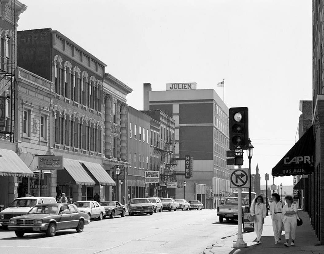 Historic Photo : Dubuque Commercial & Industrial Buildings, Dubuque, Dubuque County, IA 5 Photograph