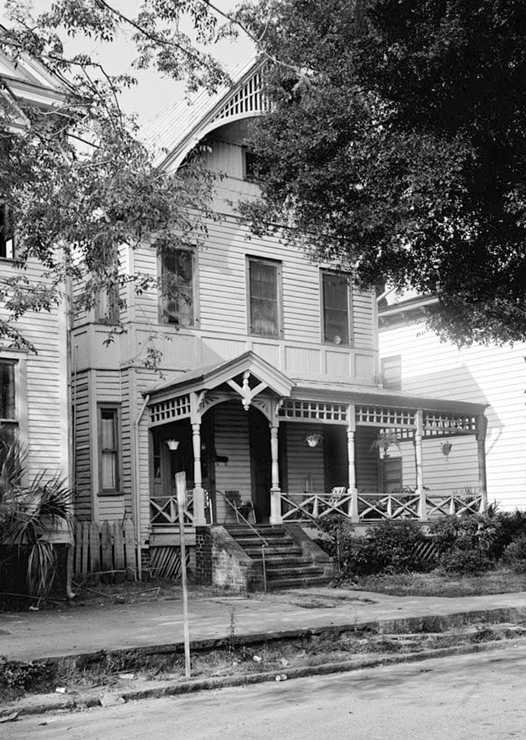Historic Photo : Savannah Victorian Historic District, Bounded by Gwinnett, East Broad, West Broad Street & Anderson Lane, Savannah, Chatham County, GA 129 Photograph
