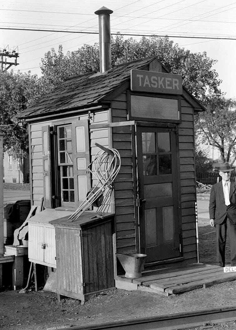Historic Photo : New Castle-Frenchtown Railroad Ticket Office, Washington Avenue Crossing (moved to Delaware Street), New Castle, New Castle County, DE 1 Photograph