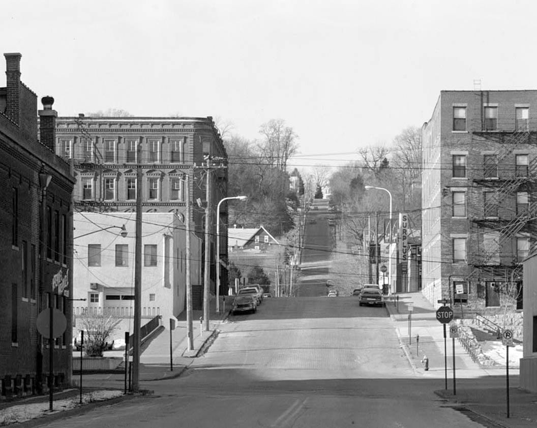 Historic Photo : Dubuque Commercial & Industrial Buildings, Dubuque, Dubuque County, IA 37 Photograph