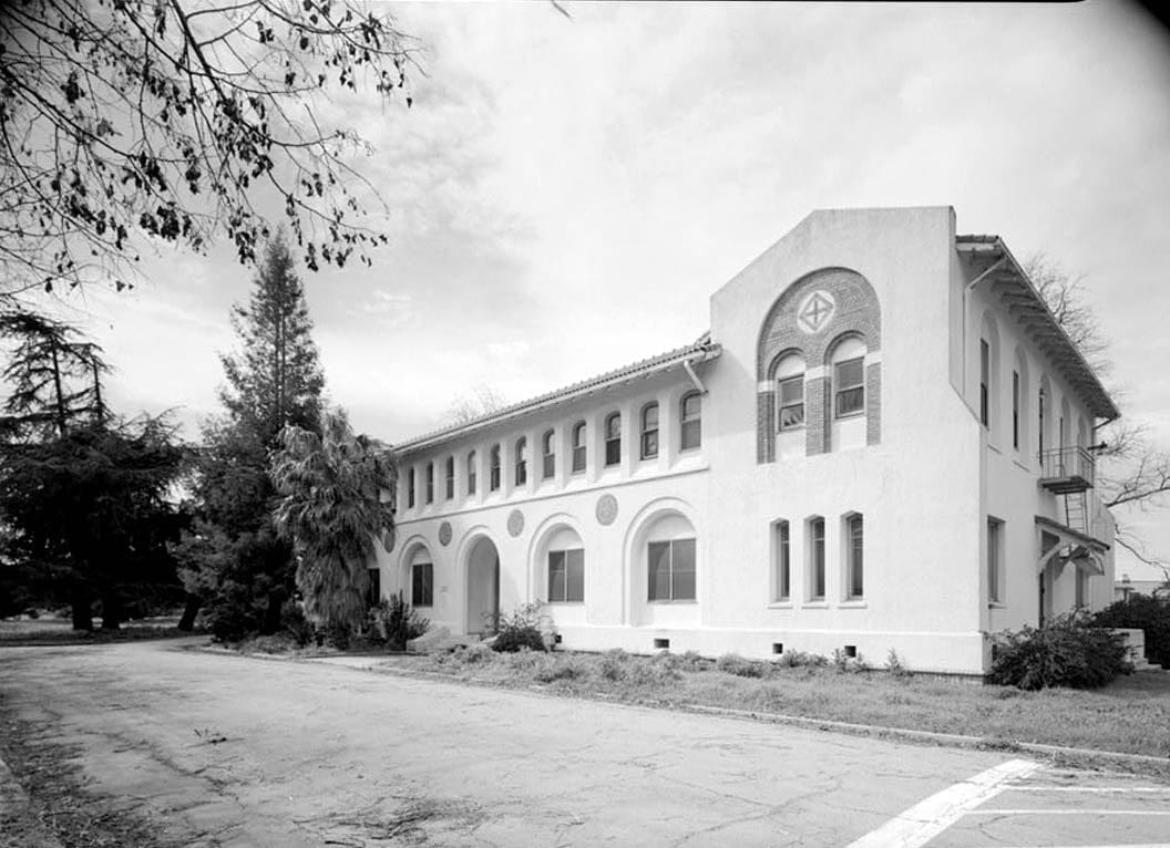 Historic Photo : Agnews State Hospital, Administration Building, Intersection of Palm Drive & North Circle Drive, Santa Clara, Santa Clara County, CA 1 Photograph