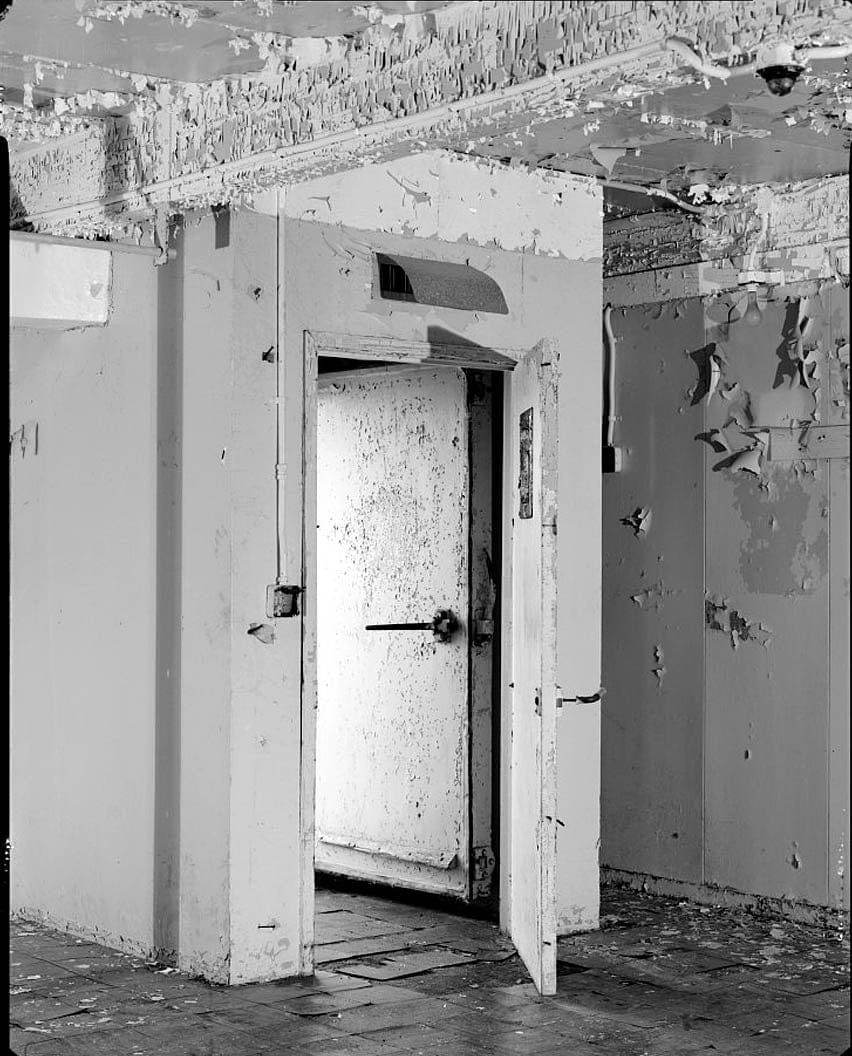 Historic Photo : POW-3 Distant Early Warning Line Station, Bullen Point, Prudhoe Bay, North Slope Borough, AK 82 Photograph