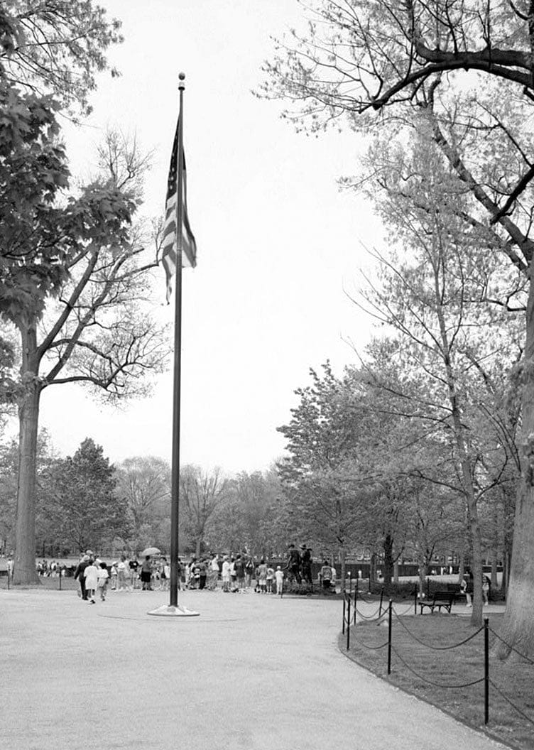 Historic Photo : Vietnam Veterans Memorial, West Potomac Park, Washington, District of Columbia, DC 69 Photograph