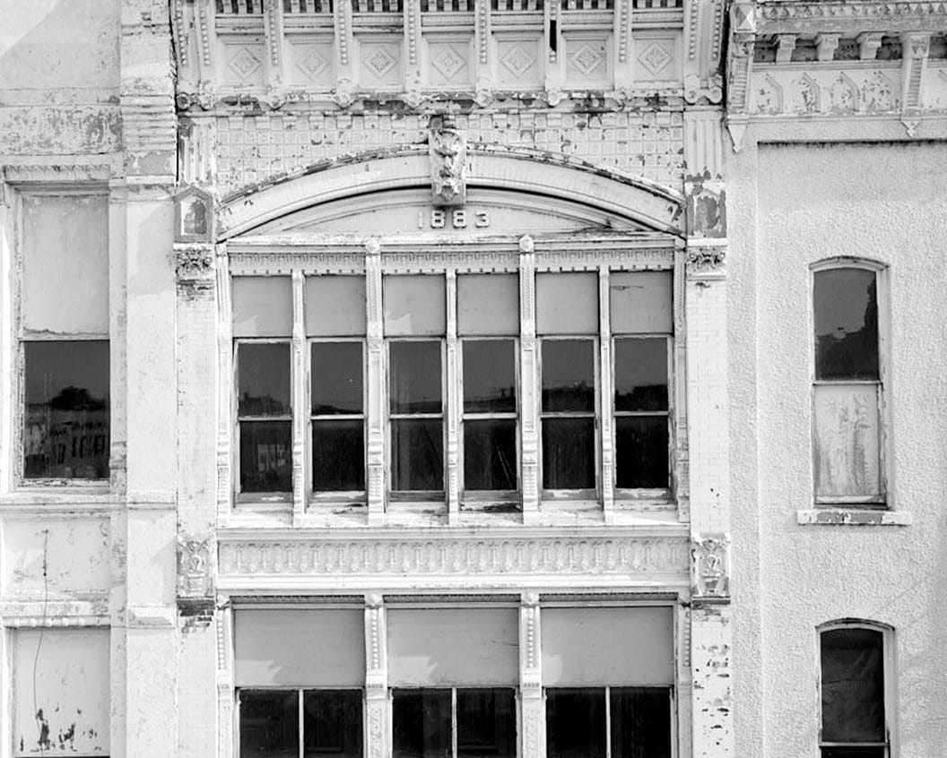 Historic Photo : East Locust Street Commercial District, Garton Bakery & Confectionery, 523 East Locust Street, Des Moines, Polk County, IA 3 Photograph