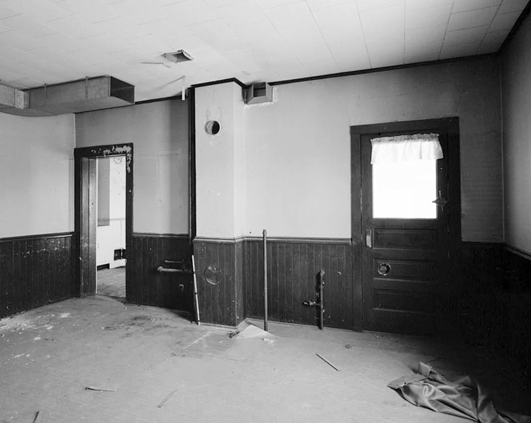 Historic Photo : Workingmen's Houses, Michael Mahony House, 235 South Locust Street, Dubuque, Dubuque County, IA 4 Photograph