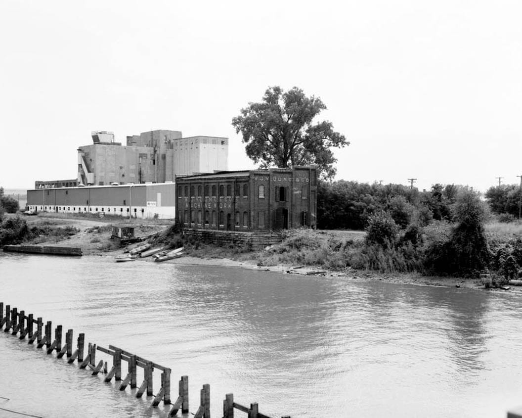 Historic Photo : W. J. Young Machine Shop, South Tenth Street & Second Avenue, Clinton, Clinton County, IA 7 Photograph