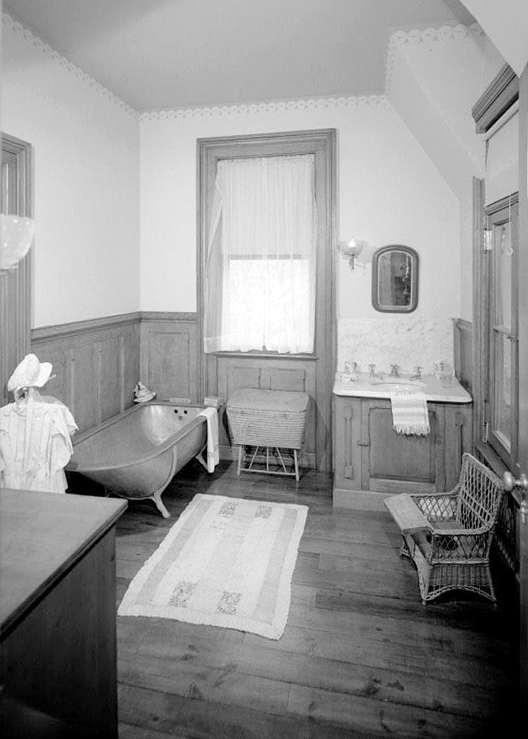 Historic Photo : Mark Twain House, 351 Farmington Avenue (corrected from original address of 531 Farmington Avenue), Hartford, Hartford County, CT 42 Photograph