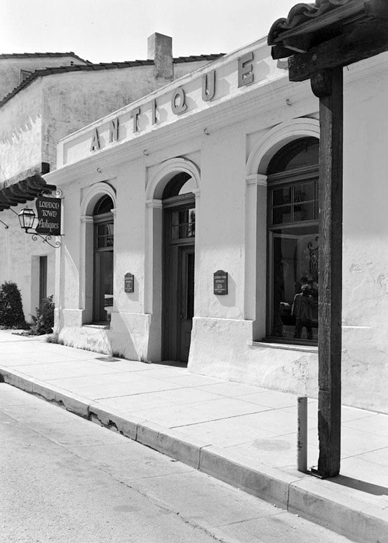 Historic Photo : East de la Guerra Street (Commercial Building), Santa Barbara, Santa Barbara County, CA 1 Photograph