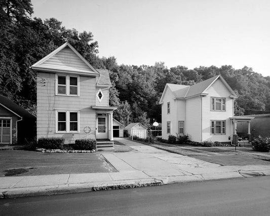 Historic Photo : Workingmen's Houses, Locust, South Locust & Dodge Streets & Southern Avenue, Dubuque, Dubuque County, IA 29 Photograph